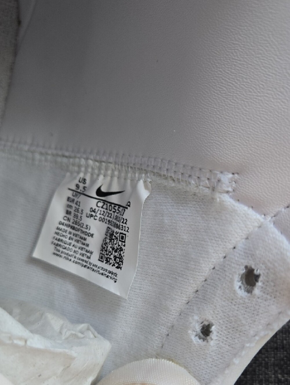 Nike Women’s and Men's White High-Top Sneakers NEW - Picture 4 of 7